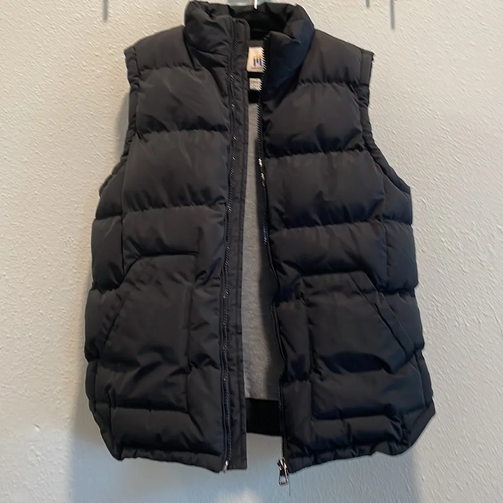 Black Puffer Vest Size 10/12 - Picture 10 of 12